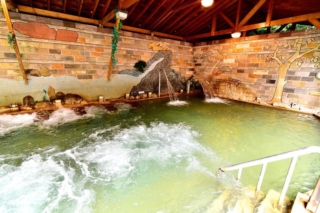 Jenq Yang Hotspring Hotel Ренай Экстерьер фото